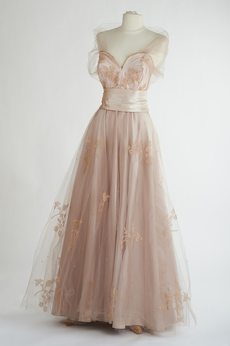 Glinda wearing the original Pink Tulle Gown (Get the Look) on Wicked