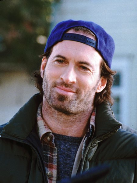 Luke Danes wearing the original Backwards Navy Baseball Cap on Gilmore Girls